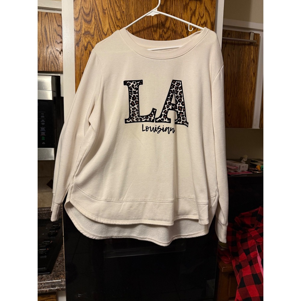 State of Mine Louisiana LA Leopard Print Sweatshirt Cream‎ XL High Low Hem